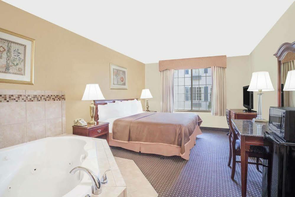 Отель Howard Johnson By Wyndham Atlantic City Эгг-Харбор-Тауншип Экстерьер фото